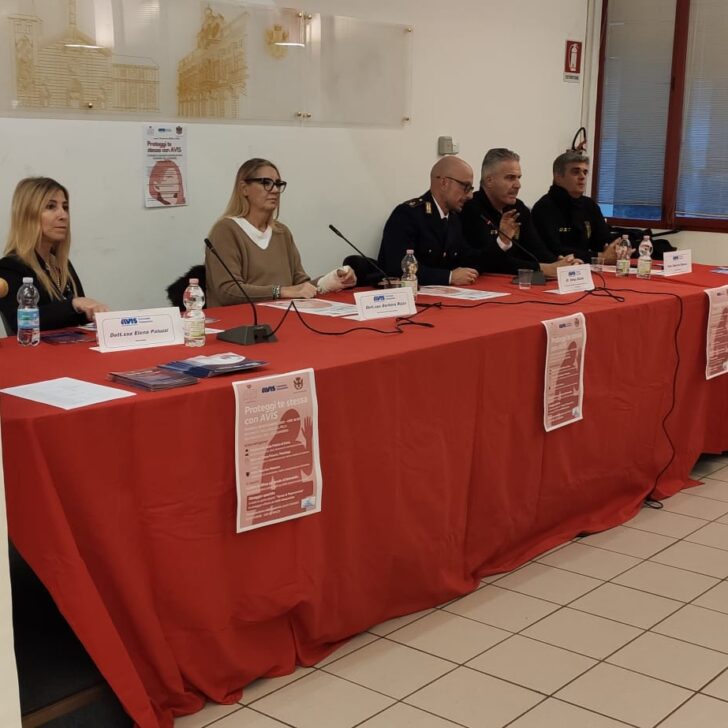 “Proteggi te stessa con AVIS”: Alessandria riflette e reagisce contro la violenza di genere