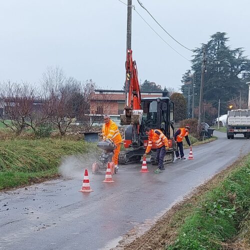 Rottura di un tubo: stop all’erogazione dell’acqua in via Costanza a Valmadonna