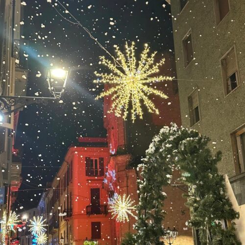 Neve in via San Lorenzo: l’originale idea di un commerciante alessandrino