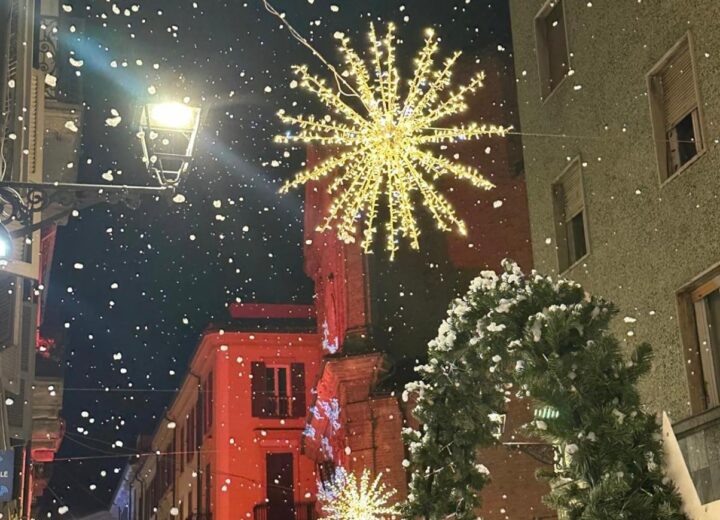 Neve in via San Lorenzo: l’originale idea di un commerciante alessandrino