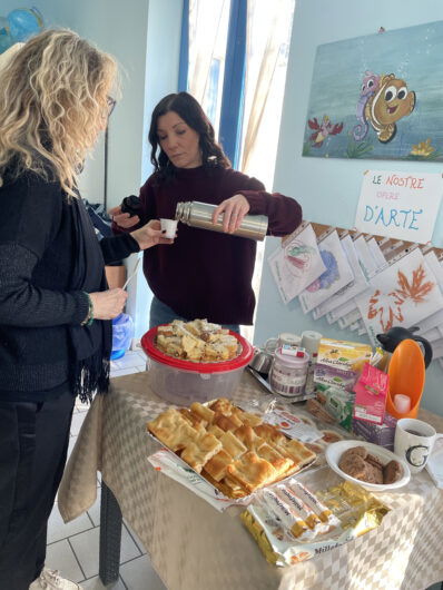 Tra i rami dell’albero del Centro SoleLuna le decorazioni che raccontano storie di condivisione
