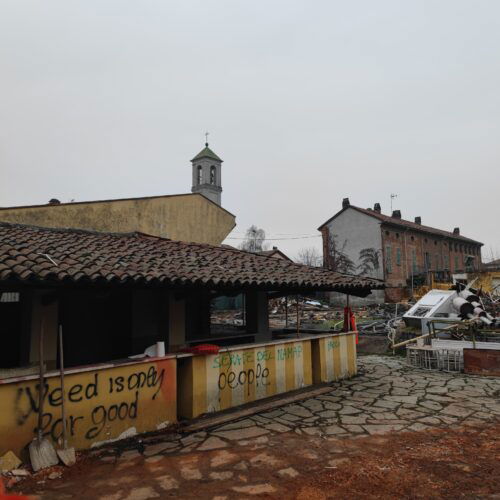 Addio all’ex locale Abanico di Castelceriolo: al suo posto un parcheggio e una piazza “da intitolare a Pertini”