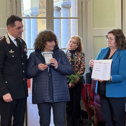 Premio “Uomini Illuminati” a Pavia: riconoscimenti ai Carabinieri impegnati contro la violenza di genere