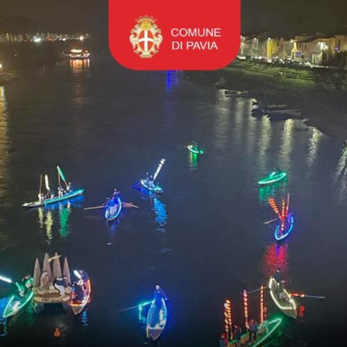 A Pavia torna il corteo delle barche illuminate