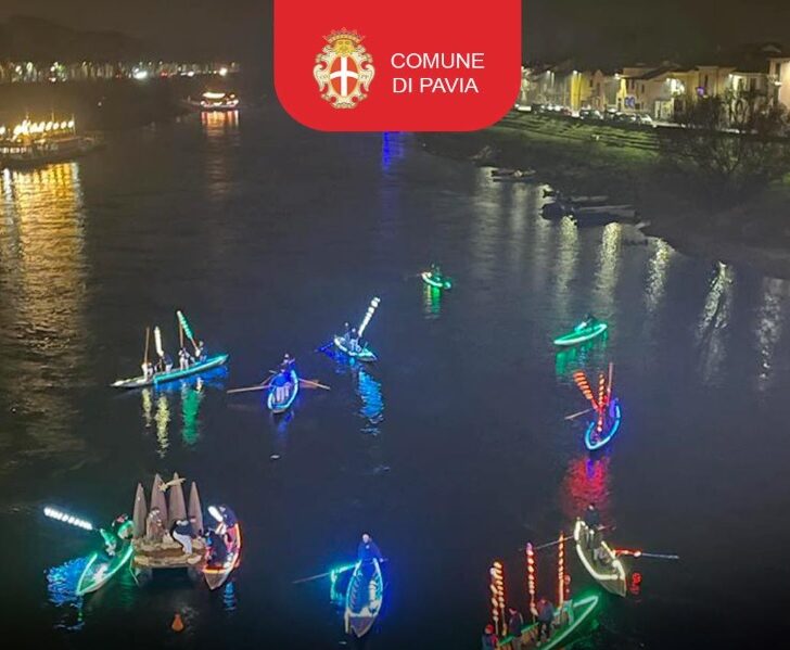 A Pavia torna il corteo delle barche illuminate
