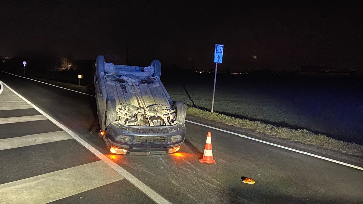 Incidente lungo la Statale 10. Auto si ribalta in direzione del bivio per Tortona