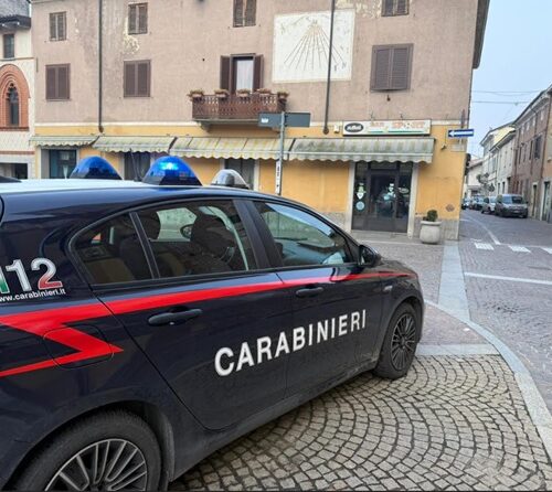 Aggressione e rapina ai danni di un 60enne a Gambolò. Carabinieri denunciano due giovani