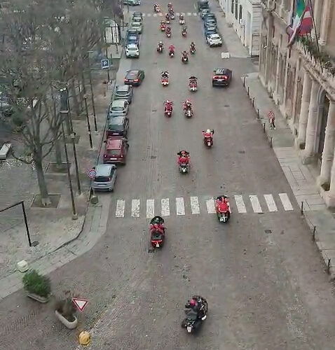Il corteo degli harleysti del Monferrato Chapter in piazza della Libertà ad Alessandria