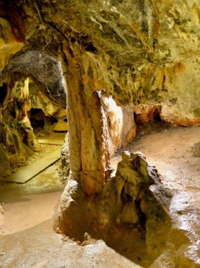 I magnifici colori del ventre della terra: la grotta dei Dossi a Villanova Mondovì – Piemonte da Scoprire