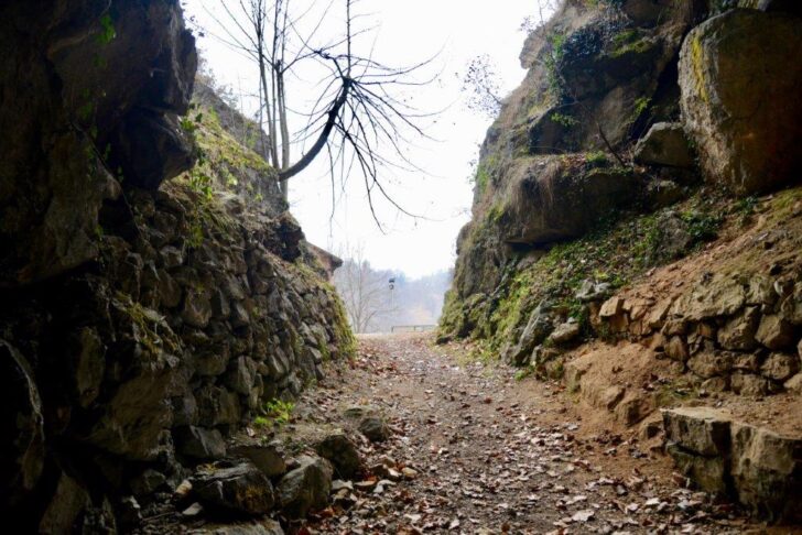 I magnifici colori del ventre della terra: la grotta dei Dossi a Villanova Mondovì – Piemonte da Scoprire
