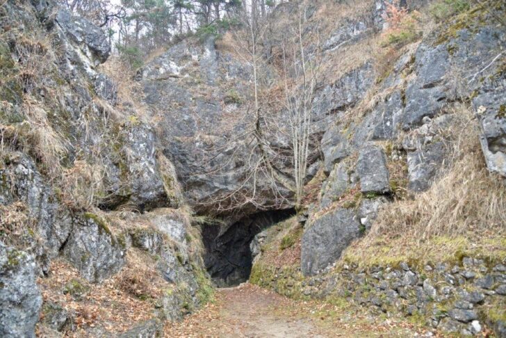 I magnifici colori del ventre della terra: la grotta dei Dossi a Villanova Mondovì – Piemonte da Scoprire