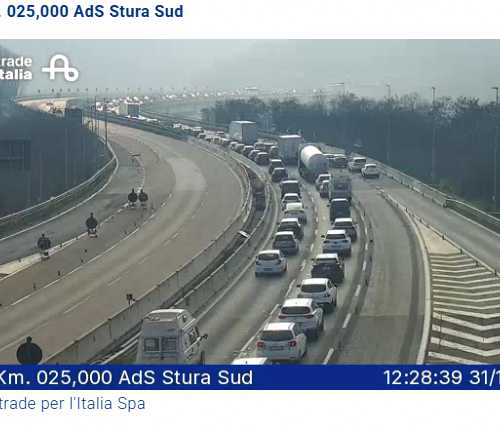 Incidente sulla A26 verso Genova: lunghe code