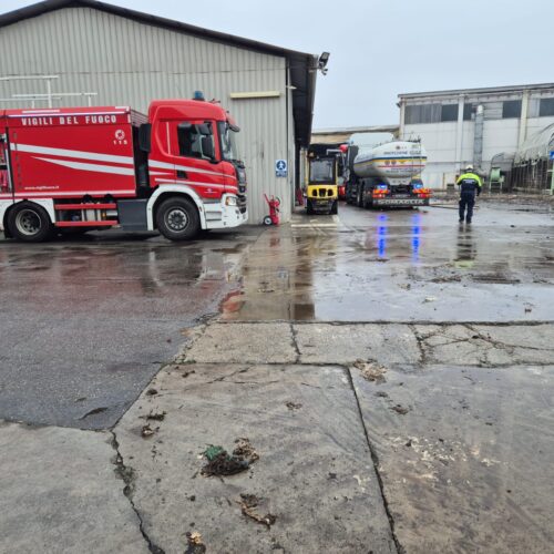 Segnalato dai cittadini un forte odore di bruciato dopo l’incendio di un capannone a Casal Cermelli