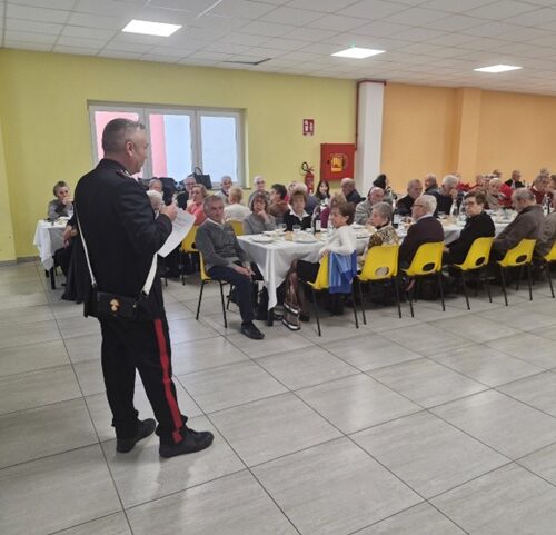 A Certosa di Pavia i Carabinieri spiegano agli over 65 come difendersi dalle truffe