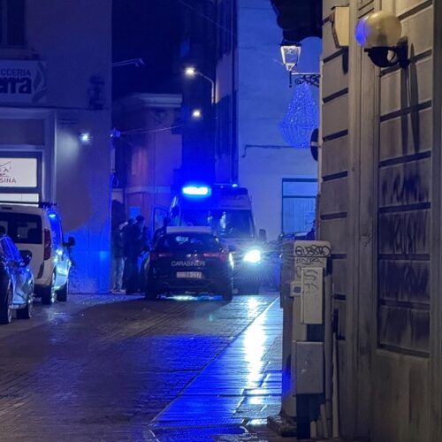Lite in centro ad Alessandria nella notte. Intervengono Carabinieri e 118