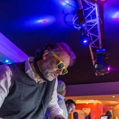 Dalle 22 accendi la festa con Radio Gold: dj Tirelli vi porta nel 2026