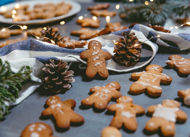 Spese per le feste degli italiani: tra regali e cibo una media di 600 euro