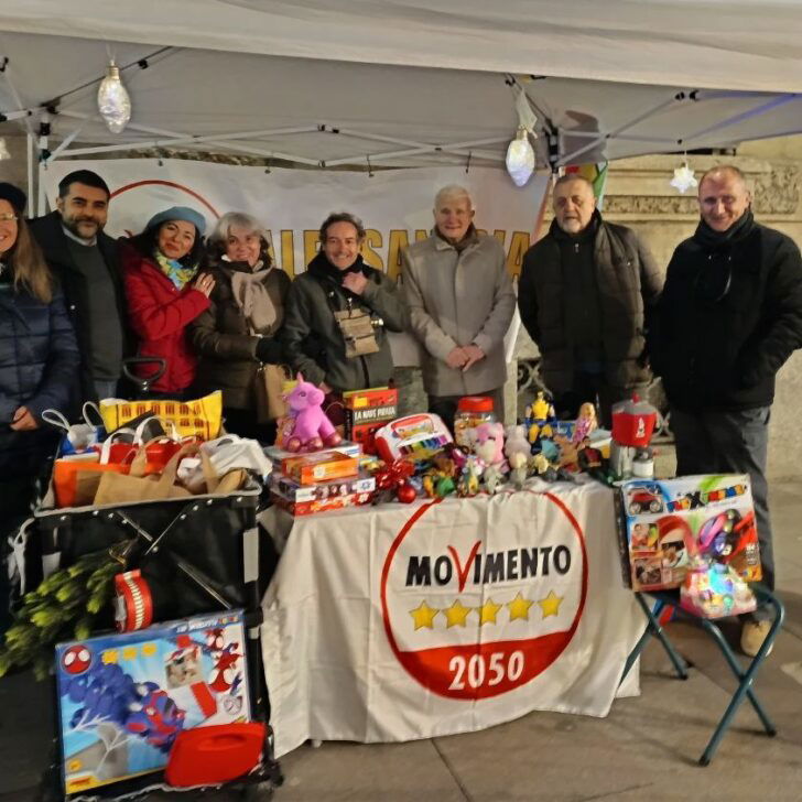 Movimento 5 Stelle: raccolta solidale di regali di Natale il 13 e 20 dicembre