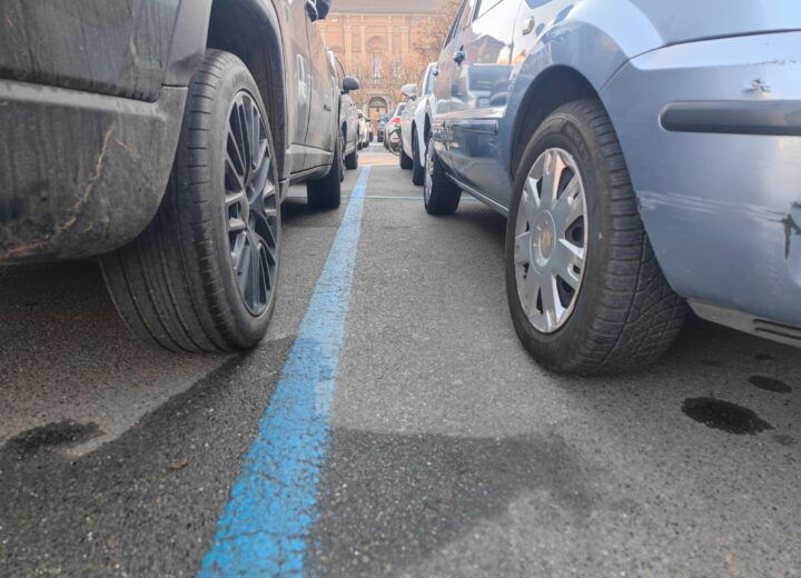 Un’ora di sosta gratis ad Alessandria fino al 17 gennaio, i cittadini apprezzano: “Fosse sempre così…”