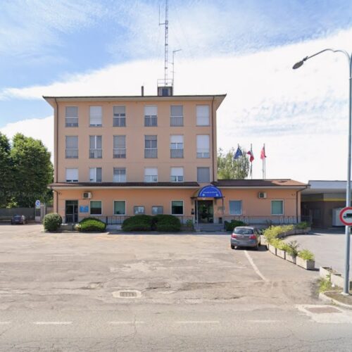 Si presenta alla Polizia per l’obbligo di firma e dà in escandescenze in Commissariato e al Pronto Soccorso