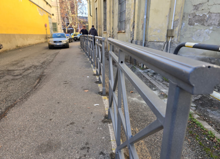 Ringhiere per impedire la sosta selvaggia: la soluzione in via San Pio V
