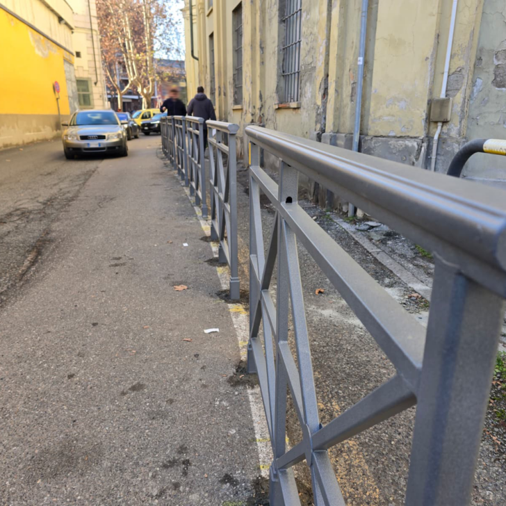 Ringhiere per impedire la sosta selvaggia: la soluzione in via San Pio V