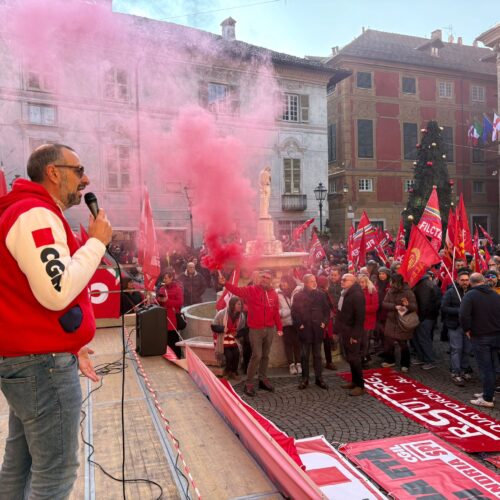 Sciopero e manifestazione della Cgil a Novi Ligure per salari, pensioni e futuro industriale