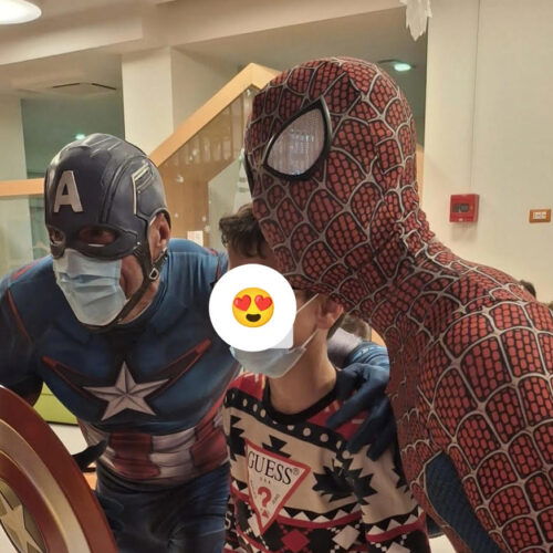 Spiderman e Capitan America al San Matteo di pavia per regalare sorrisi