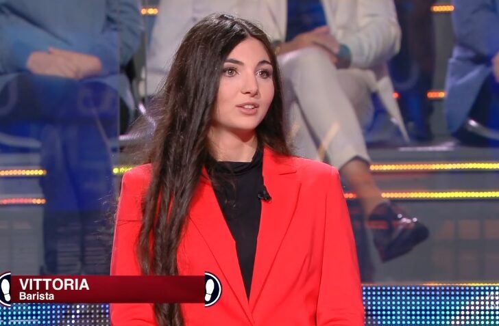 A Caduta Libera una giovane barista di Casale: subito eliminata ma “tornerà”