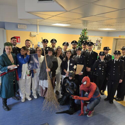 Dolcezza e generosità: all’Infantile la Befana della Polizia Penitenziaria