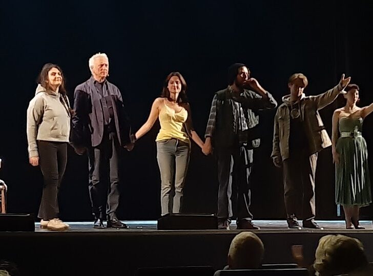 Le parole che non spiegano. Recensione di “Voci sole” al Teatro Alessandrino