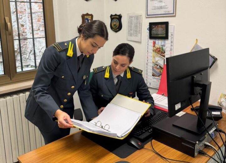 Finanza smaschera associazione paracadutistica: evasi 3 milioni di euro in tre anni