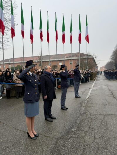 Consegnati gli alamari agli allievi del 231° corso. Venerdì il giuramento alla Scuola di Polizia