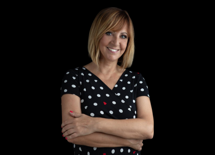 Debora Villa porta a Segrate il suo nuovo spettacolo dedicato alla forza delle donne