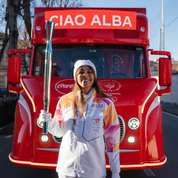 La Fiamma Olimpica in Piemonte: Benedetta Parodi tedofora ad Alba