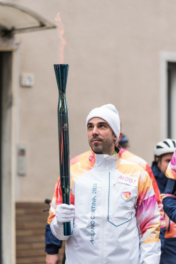Fiaccola olimpica Tortona 2026 - Foto di Andrea Soresina
