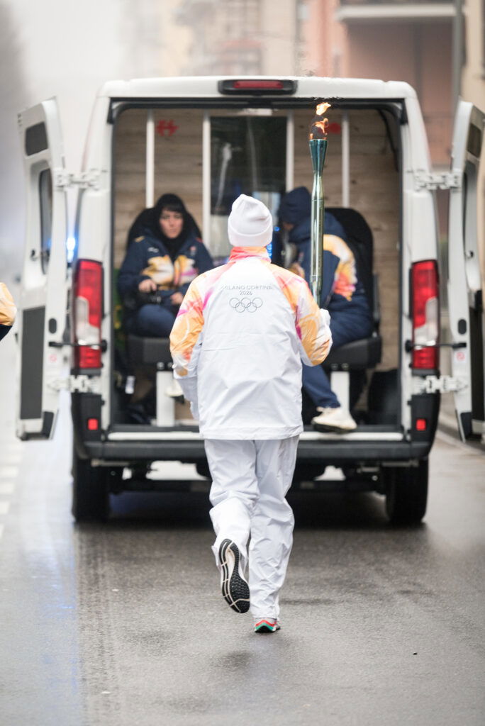 Fiaccola olimpica Tortona 2026 - Foto di Andrea Soresina