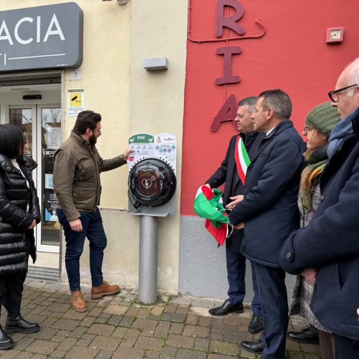 Nuovo defibrillatore a Quargnento grazie all’associazione Memorial Zucconi