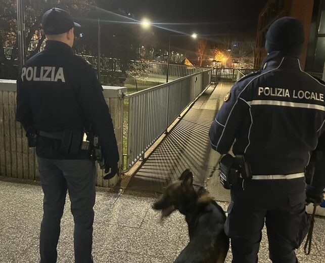 Controlli contro il degrado: sorpreso giovane con martelletto frangivetro e recuperate dosi di hashish