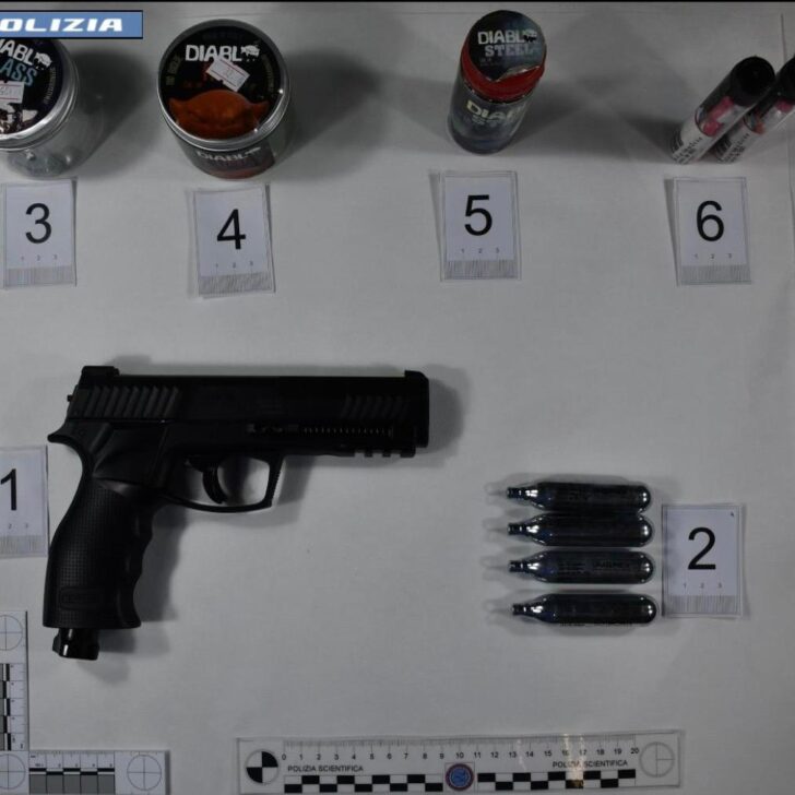 Nella notte colpi con pistola soft air contro vetrate di tre bar: due denunciati