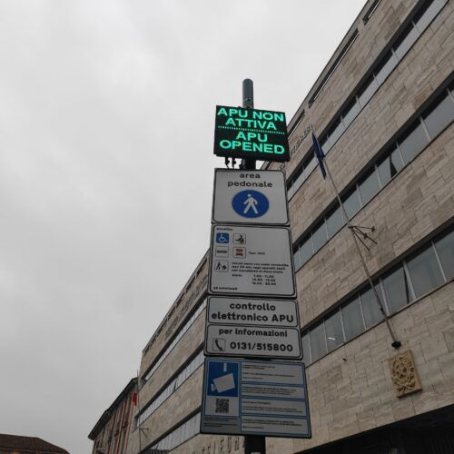 Stop alle auto nel centro di Alessandria: da martedì 13 gennaio accese le telecamere ai varchi