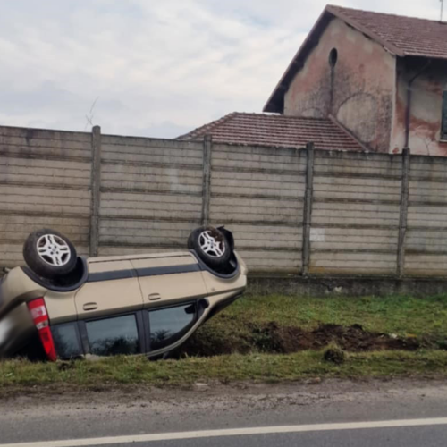 Incidente a Novi sulla SS35: auto cappottata