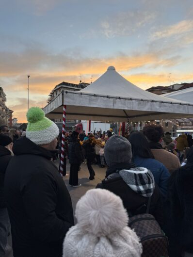 La Befana a Valenza: una giornata di festa in centro con tanti bambini