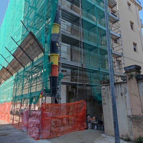 La tragica storia di Ahmed, morto sei mesi dopo la caduta dal ponteggio di un cantiere ad Alessandria