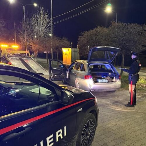 Fermato nella notte a Broni rifiuta l’alcoltest e aveva una mazza da baseball in auto