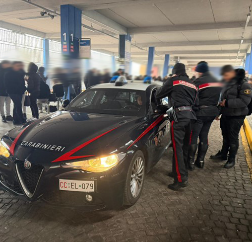 Controlli all’Autostazione di Pavia contro la violenza tra i giovani e per cercare eventuali coltelli