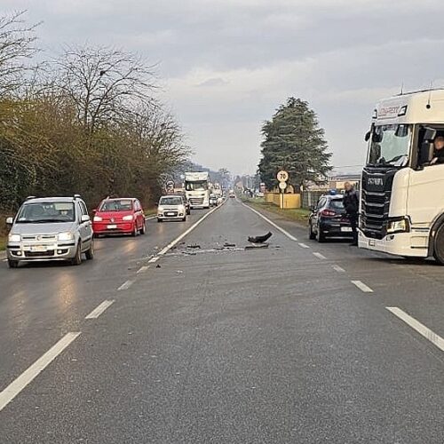Provoca incidente dopo inversione e poi scappa: Carabinieri individuano pirata della strada