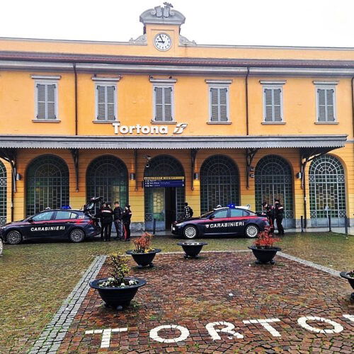 Controlli a Tortona: sequestro di cocaina e bloccati due minori con arnese per lo scasso