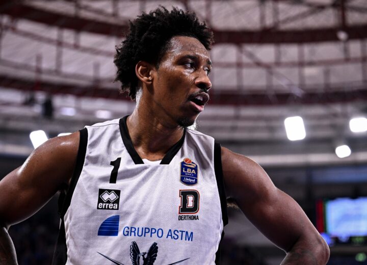 Bertram Derthona cede in rimonta contro Brescia: la Leonessa ruggisce in volata