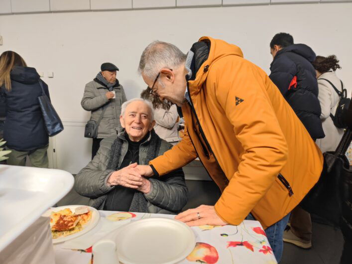 I 102 anni di Don Guido Ottria: la festa della Comunità San Paolo per il suo parroco